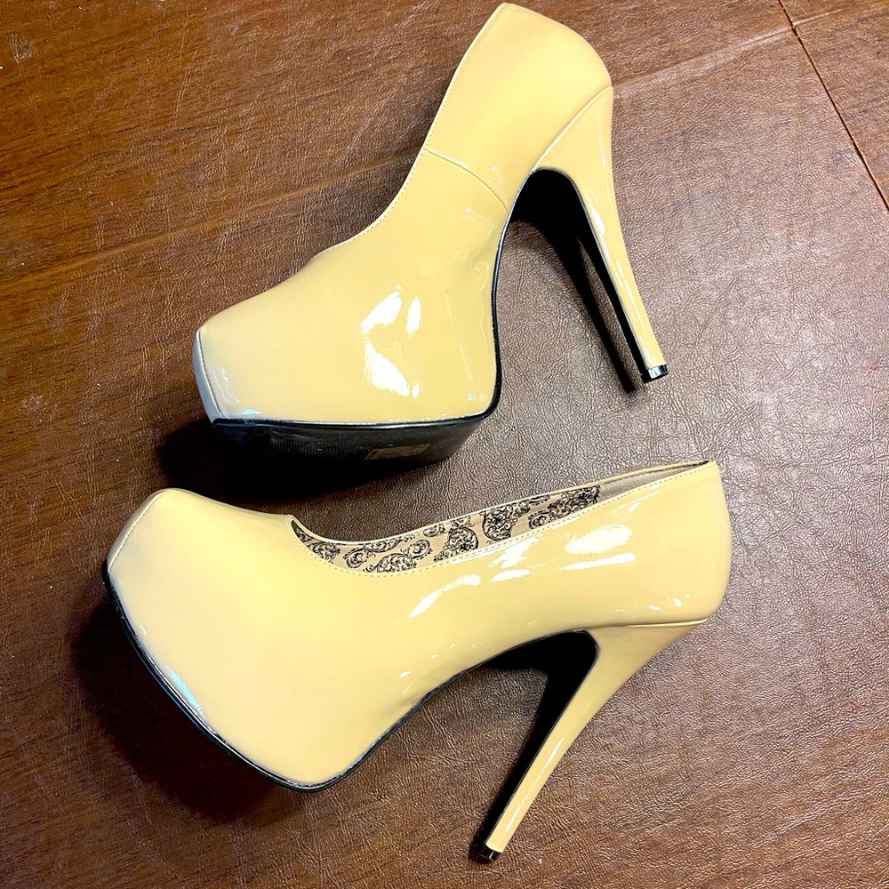 Pleaser tan patent platform heels, Sz 13